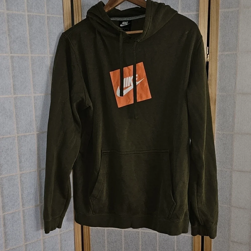Nike Sportswear Essentials Hoodie